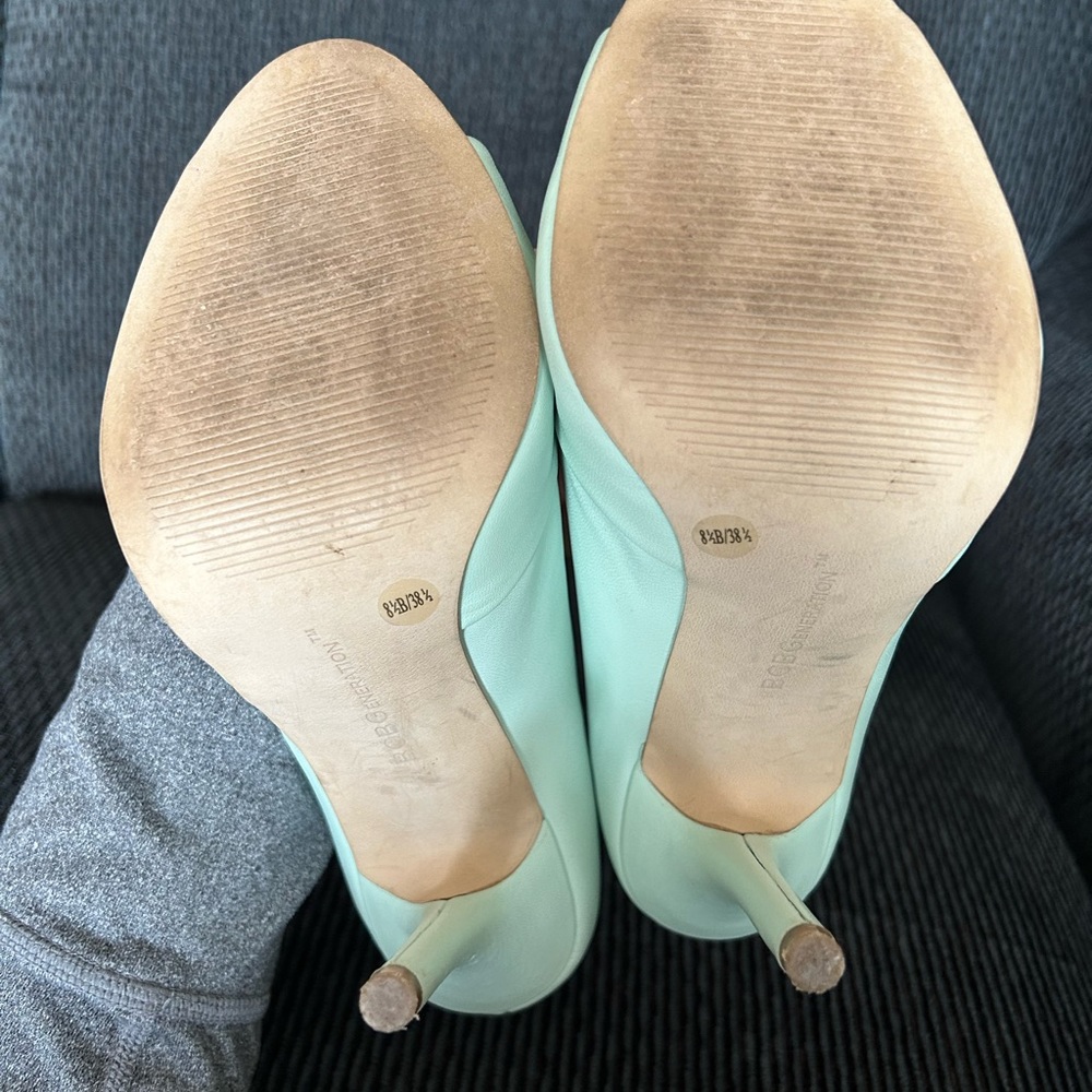 BCBG 8.5 mint peep toe heels - Picture 3 of 5